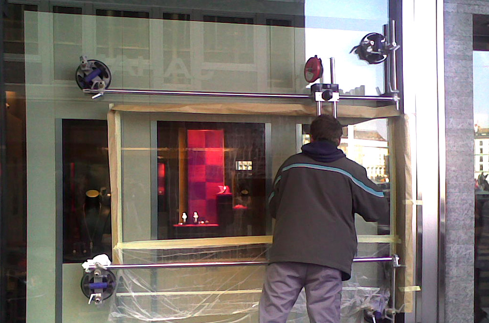 vetrox, glaskratzer, glaskratzer entfernen, glaskratzerentfernung, scratching, graffiti, glass doc, glassanierung, verkratztes glas